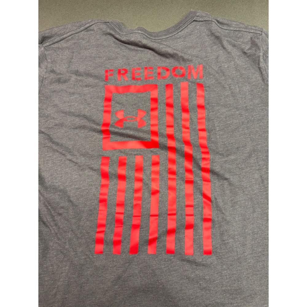 Under Armour Freedom Mens XL Gray Red American Flag Graphic T-Shirt Loose Fit - Picture 4 of 9